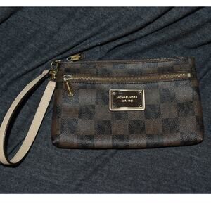Michael Kors Jet Set Signature Wristlet 9" Wide